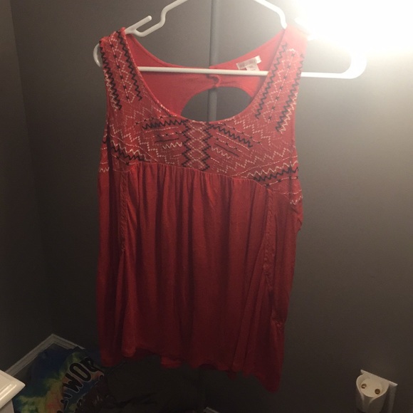 sleeveless top - Picture 1 of 1